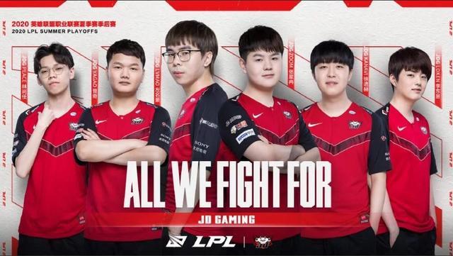 裁判在做出 裁判在做出