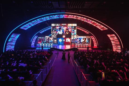 的他们完全 的他们完全